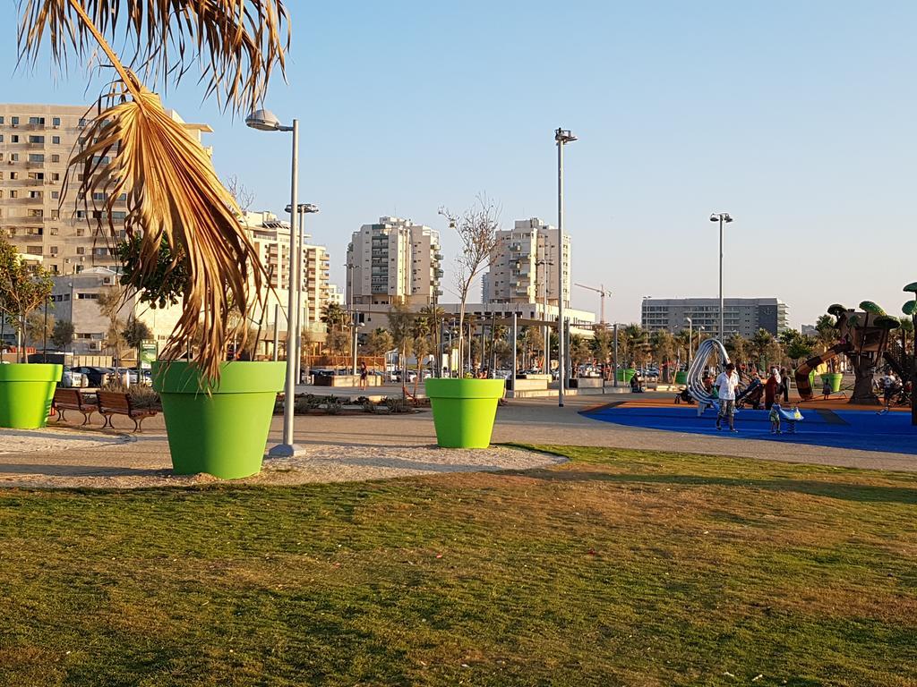Spat Hotel Aschdod Exterior foto