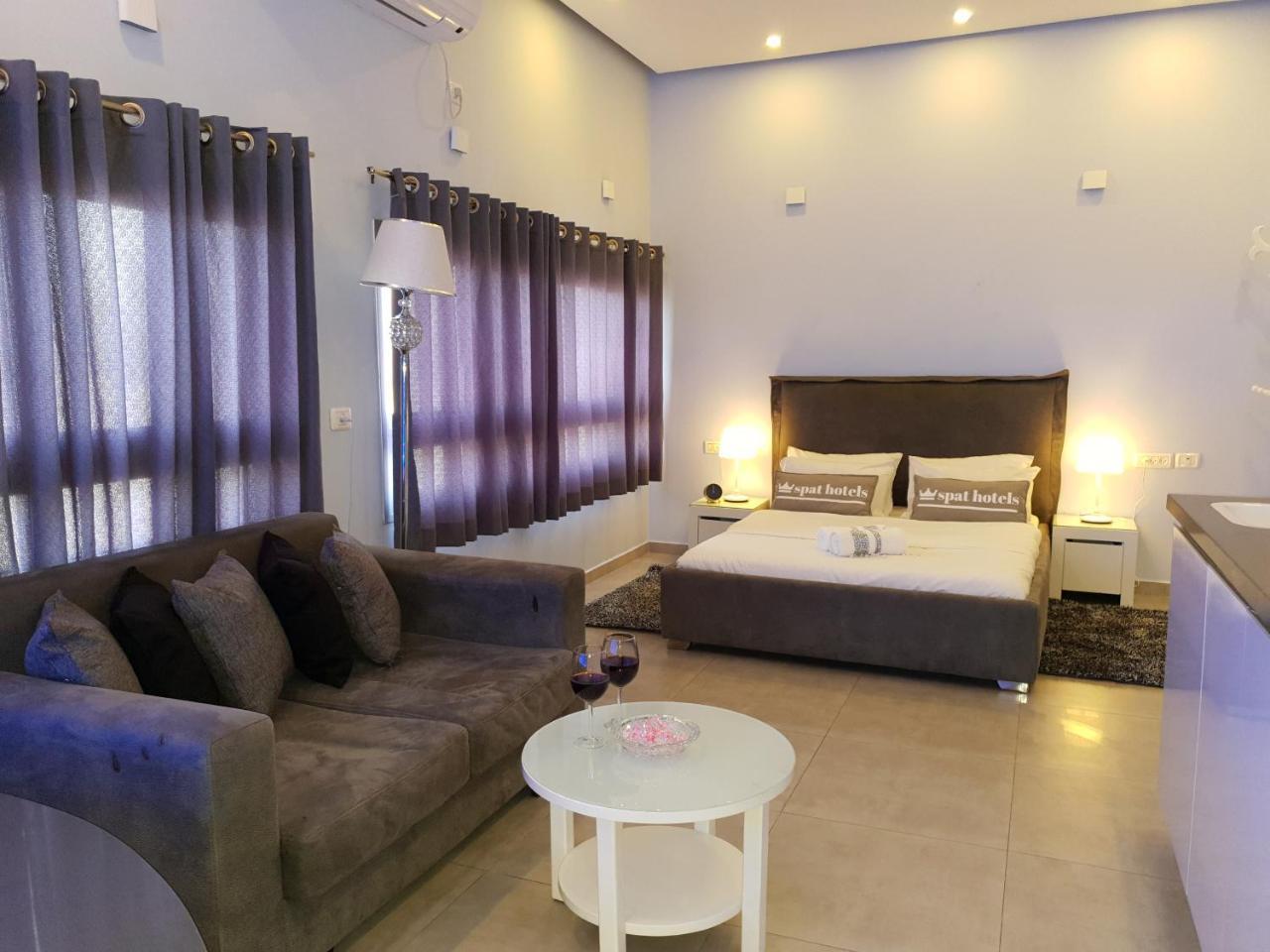 Spat Hotel Aschdod Exterior foto